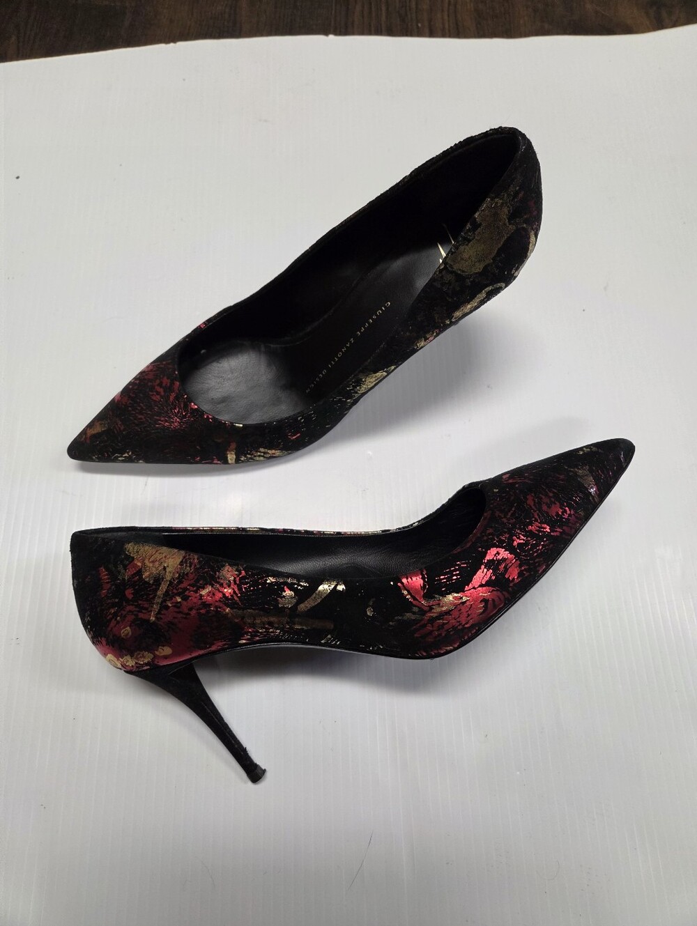 Giuseppe Zanotti Black Velvet Red & Gold Metallic Firework Pumps Stiletto Sz 39 - Picture 2 of 11